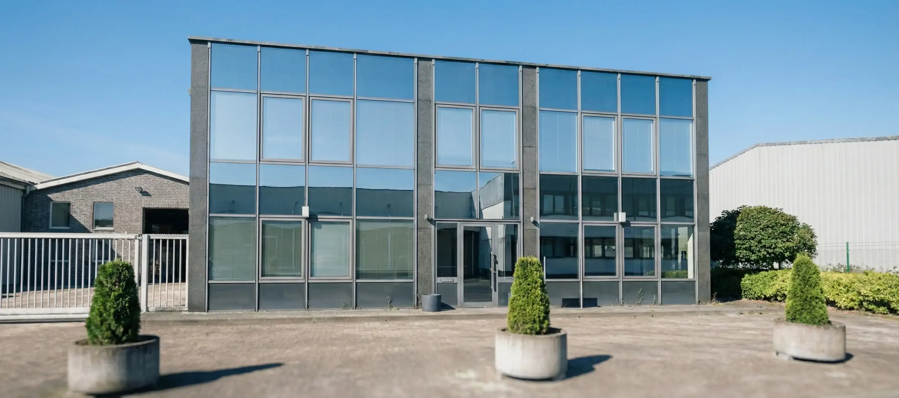 HS Fliesen Service Standort am Tag